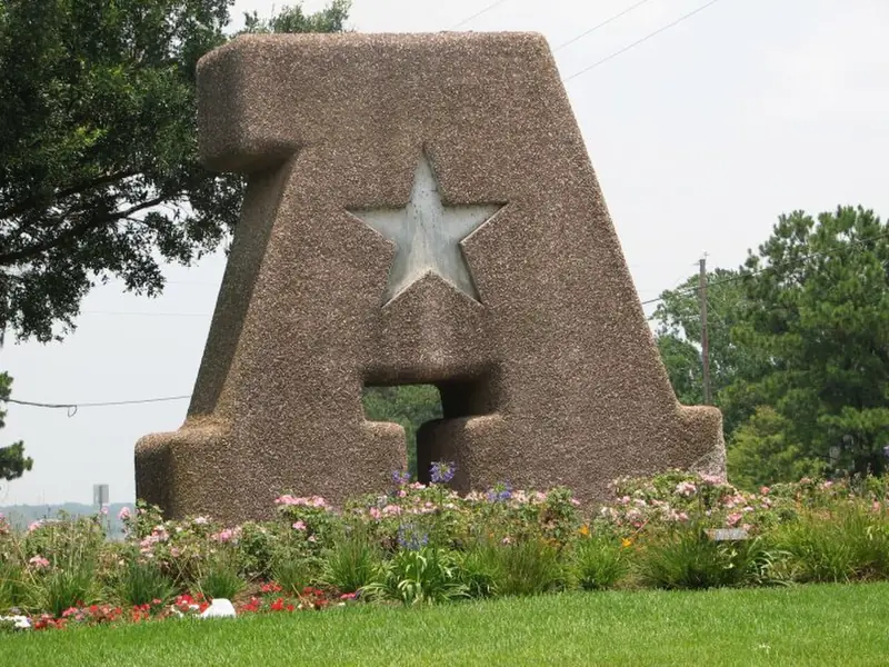 {{fr|1=Monument symbole d'Atascocita, Texas